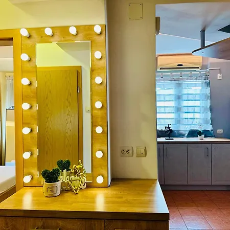 Joy Ultracentral Charming *